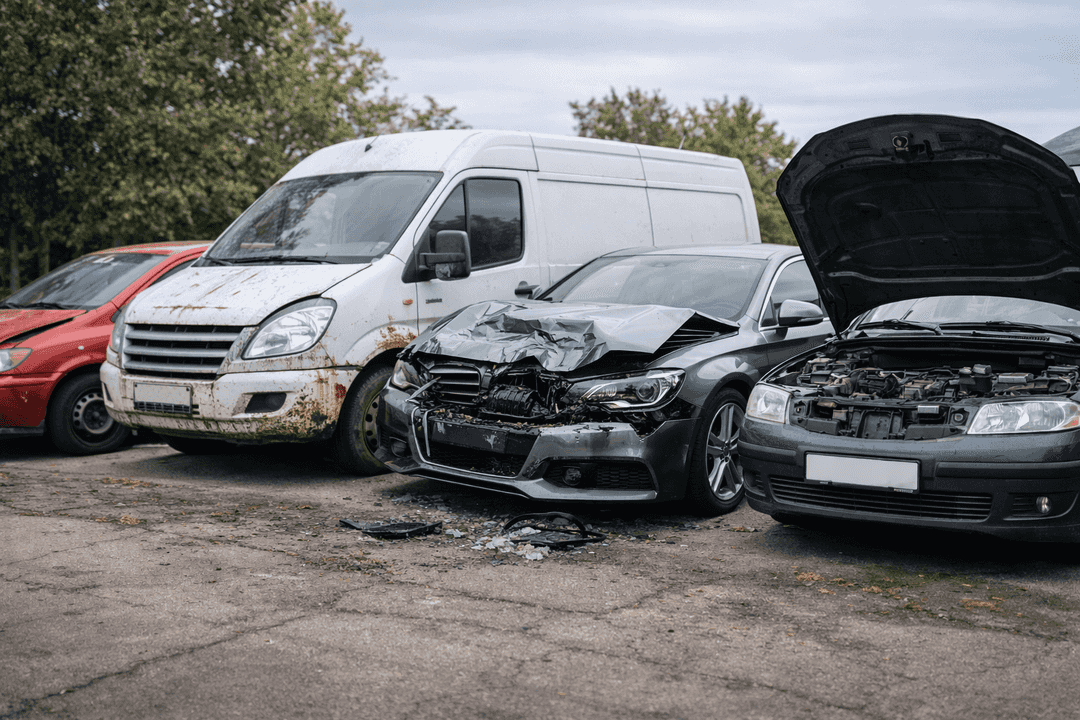 Welche Fahrzeuge ? die Autoverwertung in Bergisch Gladbach übernimmt – Teileträger bis Motorschaden